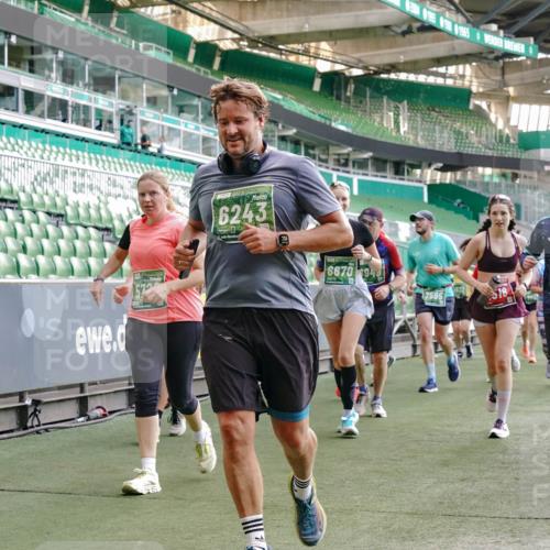 13.09.2026 - 21. swb-Marathon Bremen Michael Burmester http://msf.ph/oto/10421475 13.09.2026 13:22:14 Laufen im Stadion 128, 160, 211, 258, 343, 351, 423, 441, 571, 601, 620, 782, 851, 1060, 1094, 1157, 1158, 1177, 1178, 1259, 1316, 1344, 1417, 1518, 1657, 1669, 1676, 1691, 1729, 1788, 1808, 1846, 1883, 2139, 2201, 2213, 2258, 2290, 2414, 2504, 2526, 2551, 2619, 2632, 2652, 2660, 2685, 2711, 2736, 2828, 2954, 2964, 2995, 3010, 3022, 3034, 3070, 3074, 3144, 3225, 3351, 3505, 3530, 3682, 3784, 4020, 4054, 4406, 4407, 4431, 4584, 1506 meine-sportfotos.de