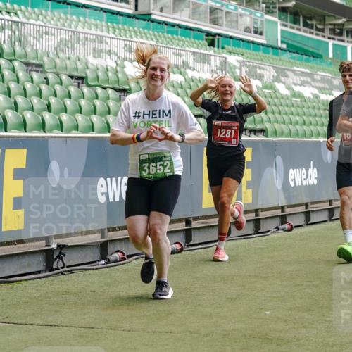 13.09.2026 - 21. swb-Marathon Bremen Michael Burmester http://msf.ph/oto/10421555 13.09.2026 12:59:29 Laufen im Stadion 135, 141, 148, 191, 226, 232, 260, 342, 511, 651, 672, 745, 789, 972, 1080, 1119, 1166, 1209, 1281, 1368, 1493, 1494, 1516, 1642, 1647, 1861, 1931, 1933, 1935, 1963, 2088, 2210, 2289, 2293, 2306, 2343, 2367, 2425, 2481, 2517, 2570, 2577, 2686, 2771, 2806, 2807, 2827, 2885, 2899, 2914, 2953, 2961, 2979, 3015, 3021, 3076, 3098, 3105, 3120, 3124, 3148, 3190, 3233, 3273, 3338, 3354, 3435, 3480, 3516, 3531, 3534, 3560, 3652, 3655, 3729, 3855, 3861, 3930, 3933, 3934, 205 meine-sportfotos.de