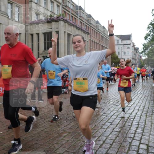 13.09.2026 - Kiel Lauf Yannick Fuchs http://msf.ph/oto/10421575 13.09.2026 10:54:32 Ziel 1127, 1287, 2259, 2506, 4502, 5560, 5578, 5821, 6063, 6166, 6208, 6571, 6887, 7558, 8328, 8542, 8711, 8867, 9462, 9633, 9655, 10049, 11156, 11529, 11760, 12526, 12529, 12710, 243, 394, 548, 932, 1343, 1613, 1740, 1765, 2196, 2471, 2579, 2746, 3024, 3269, 3293, 3337, 3649, 3729, 3886, 4101, 4246, 4264, 4310, 4525, 4581, 4582, 4827, 4867, 5119, 5318, 5392, 5621, 5675, 5678, 5680, 6519, 6888, 7276, 7518, 7535, 8328, 8640, 8849, 8925, 9088, 9400, 396 meine-sportfotos.de