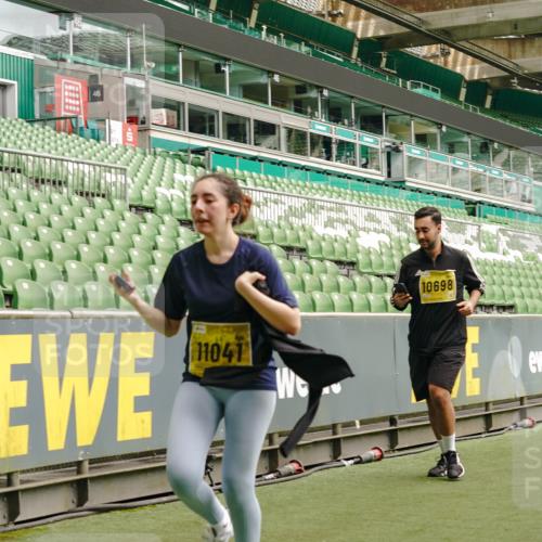 13.09.2026 - 21. swb-Marathon Bremen Michael Burmester http://msf.ph/oto/10421608 13.09.2026 10:45:07 Laufen im Stadion 10137, 10176, 10191, 10192, 10194, 10202, 10242, 10295, 10325, 10335, 10344, 10430, 10459, 10472, 10513, 10524, 10568, 10600, 10605, 10606, 10629, 10651, 10679, 10713, 10756, 10779, 10882, 10979, 10997, 10999, 11081, 11200, 11233, 11307, 11309, 11337, 11355, 11367, 11385, 11408, 11495, 11629, 11709, 11808, 11821, 11932, 11943, 12057, 12089, 12151, 12153, 12177, 12178, 12224, 12226, 12311, 12321, 12334, 12539, 10148, 10330 meine-sportfotos.de