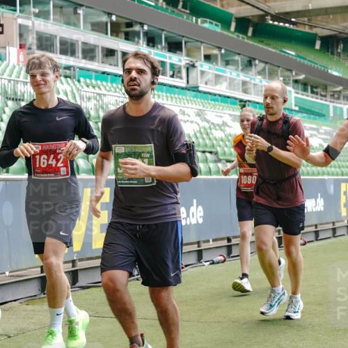 13.09.2026 - 21. swb-Marathon Bremen Michael Burmester http://msf.ph/oto/10421621 13.09.2026 12:59:31 Laufen im Stadion 135, 141, 148, 191, 226, 232, 260, 342, 511, 651, 672, 745, 972, 1080, 1119, 1166, 1209, 1281, 1368, 1493, 1494, 1516, 1642, 1647, 1861, 1931, 1933, 1935, 1963, 2088, 2210, 2289, 2293, 2306, 2343, 2367, 2425, 2481, 2517, 2570, 2577, 2686, 2771, 2806, 2807, 2827, 2885, 2899, 2914, 2953, 2961, 2979, 3015, 3021, 3076, 3098, 3105, 3120, 3124, 3148, 3190, 3233, 3273, 3338, 3354, 3435, 3480, 3516, 3531, 3534, 3560, 3652, 3729, 3855, 3861, 3930, 3933, 3934, 205 meine-sportfotos.de