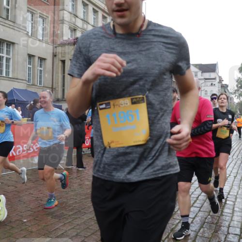 13.09.2026 - Kiel Lauf Yannick Fuchs http://msf.ph/oto/10421751 13.09.2026 10:54:44 Ziel 396, 459, 796, 1063, 1619, 1659, 1940, 2506, 3162, 3511, 3939, 3950, 4091, 4772, 4938, 5302, 5521, 5770, 5821, 5923, 6889, 7046, 7696, 8222, 8374, 8484, 8542, 8867, 9297, 9424, 10015, 10134, 10740, 11760, 12268, 12529, 243, 394, 548, 932, 1127, 1287, 1343, 1613, 1765, 2196, 2259, 2471, 2506, 2579, 2746, 3293, 3337, 3729, 4246, 4310, 4502, 4525, 4582, 4827, 5318, 5560, 5578, 6063, 6166, 6208, 6571, 6887, 6888, 7558, 8328, 8640, 8711, 8849, 9400, 9462, 9633, 454, 3084, 243 meine-sportfotos.de