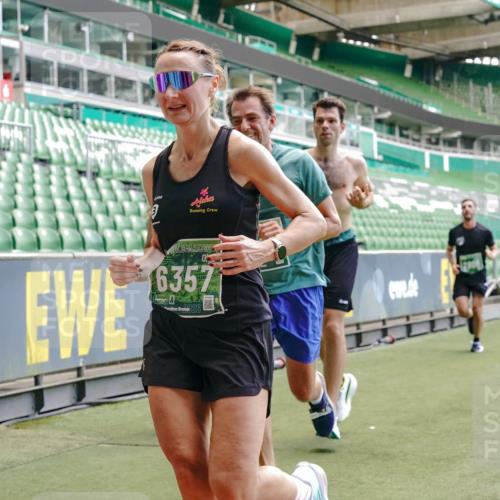 13.09.2026 - 21. swb-Marathon Bremen Michael Burmester http://msf.ph/oto/10421770 13.09.2026 12:59:39 Laufen im Stadion 135, 148, 191, 226, 232, 260, 342, 651, 745, 972, 1080, 1166, 1209, 1281, 1368, 1493, 1494, 1516, 1642, 1650, 1861, 1931, 1935, 1963, 2088, 2210, 2289, 2293, 2306, 2322, 2343, 2367, 2425, 2481, 2517, 2570, 2577, 2686, 2771, 2806, 2807, 2827, 2885, 2899, 2914, 2953, 2961, 2979, 3015, 3021, 3076, 3098, 3105, 3120, 3124, 3145, 3148, 3190, 3233, 3273, 3354, 3435, 3480, 3516, 3531, 3560, 3652, 3729, 3855, 3861, 3930, 3933, 3934, 205 meine-sportfotos.de