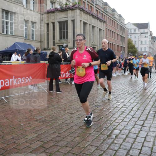 13.09.2026 - Kiel Lauf Yannick Fuchs http://msf.ph/oto/10421784 13.09.2026 10:54:47 Ziel 396, 459, 796, 1063, 1619, 1659, 1940, 2747, 3162, 3511, 3939, 3950, 4091, 4772, 4938, 5302, 5521, 5770, 5821, 5890, 5923, 6842, 6889, 7046, 7419, 7696, 8222, 8374, 8484, 8519, 8542, 9297, 9424, 10015, 10134, 10740, 12268, 12529, 243, 394, 548, 932, 1127, 1287, 1343, 1613, 1765, 2196, 2259, 2506, 3337, 3729, 4246, 4310, 4502, 4827, 5318, 5560, 5578, 6063, 6166, 6208, 6571, 6887, 6888, 7558, 8328, 8640, 8711, 9462, 9633, 454, 1815, 1973, 3084, 243 meine-sportfotos.de