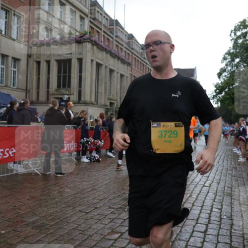 13.09.2026 - Kiel Lauf Yannick Fuchs http://msf.ph/oto/10421813 13.09.2026 10:54:49 Ziel 396, 454, 459, 796, 1063, 1619, 1659, 1940, 2357, 2747, 3162, 3511, 3939, 3950, 4091, 4772, 4938, 5302, 5521, 5770, 5890, 5923, 6842, 7046, 7419, 7696, 8222, 8374, 8484, 8519, 9424, 10134, 10148, 10740, 12268, 394, 932, 1127, 1287, 1613, 1765, 2259, 2506, 3729, 4246, 4310, 4502, 4827, 5318, 5560, 5578, 6063, 6166, 6208, 6571, 6887, 7558, 8328, 8640, 8711, 9462, 9633, 1459, 1815, 1973, 3084, 5104, 243 meine-sportfotos.de