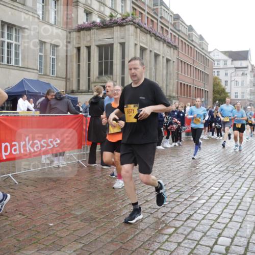 13.09.2026 - Kiel Lauf Yannick Fuchs http://msf.ph/oto/10421837 13.09.2026 10:54:58 Ziel 454, 459, 575, 1232, 1619, 1659, 2198, 2339, 2357, 2548, 2554, 2747, 2813, 3162, 3699, 4369, 4370, 4625, 4652, 4665, 4902, 5260, 5770, 5890, 6842, 7419, 7722, 8121, 8374, 8519, 9573, 9601, 9849, 10058, 10148, 10170, 11157, 396, 796, 1063, 1127, 1287, 1619, 1659, 1940, 2259, 2506, 3162, 3511, 3939, 3950, 4091, 4502, 4772, 5560, 5578, 6063, 6166, 6208, 6571, 6887, 7558, 8711, 9462, 9633, 185, 1459, 1815, 1851, 1973, 2738, 3084, 3429, 3903, 4403, 4678, 4898, 5104, 2259, 5578 meine-sportfotos.de