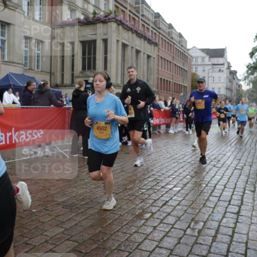 13.09.2026 - Kiel Lauf Yannick Fuchs http://msf.ph/oto/10421902 13.09.2026 10:55:07 Ziel 185, 575, 1232, 1459, 1815, 1973, 2198, 2339, 2548, 2554, 2738, 2813, 3084, 3429, 3699, 3903, 4369, 4403, 4625, 4652, 4665, 4678, 4898, 4902, 5104, 5260, 5645, 5834, 6193, 6490, 6498, 6501, 6583, 6991, 7722, 8121, 8714, 8791, 9131, 9601, 9849, 10032, 10058, 10061, 10170, 10354, 10571, 11157, 11325, 11358, 11453, 12176, 12444, 396, 454, 459, 796, 1063, 1287, 1619, 1659, 1940, 2357, 2506, 2747, 3162, 3511, 3939, 3950, 4091, 4369, 4370, 4502, 4772, 6166, 9633, 313, 1851 meine-sportfotos.de
