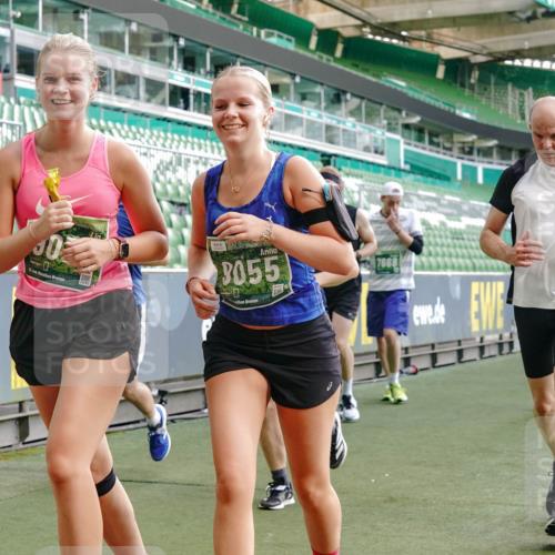 13.09.2026 - 21. swb-Marathon Bremen Michael Burmester http://msf.ph/oto/10421903 13.09.2026 13:22:30 Laufen im Stadion 128, 160, 211, 258, 343, 351, 423, 441, 533, 571, 601, 609, 708, 782, 851, 892, 1060, 1094, 1157, 1158, 1177, 1178, 1259, 1316, 1331, 1344, 1417, 1518, 1657, 1669, 1676, 1691, 1729, 1746, 1788, 1883, 2213, 2290, 2433, 2475, 2504, 2526, 2551, 2619, 2632, 2652, 2660, 2685, 2711, 2828, 2954, 2964, 2995, 3022, 3034, 3144, 3225, 3252, 3347, 3351, 3505, 3530, 3559, 3682, 3727, 3784, 4020, 4054, 4231, 4406, 4407, 4431, 4467, 4584, 1506 meine-sportfotos.de