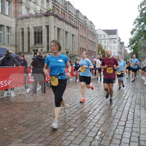 13.09.2026 - Kiel Lauf Yannick Fuchs http://msf.ph/oto/10421972 13.09.2026 10:55:16 Ziel 185, 313, 1459, 1851, 1973, 2330, 2331, 2738, 3429, 3645, 3903, 4403, 4678, 4898, 5104, 5485, 5645, 5834, 6490, 6498, 6501, 6800, 6991, 7118, 7450, 7566, 8714, 8791, 8845, 9131, 10032, 10061, 10354, 10571, 10936, 11325, 11358, 11751, 12176, 12610, 396, 454, 459, 575, 796, 1063, 1232, 1619, 1659, 1815, 1940, 1973, 2198, 2339, 2357, 2548, 2554, 2747, 2813, 3084, 3162, 3511, 3699, 3939, 3950, 4091, 4369, 4370, 4625, 4652, 4665, 4772, 4902, 6193, 6583, 7722, 8121, 34 meine-sportfotos.de