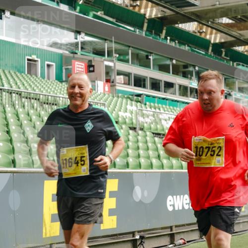 13.09.2026 - 21. swb-Marathon Bremen Michael Burmester http://msf.ph/oto/10422005 13.09.2026 10:45:23 Laufen im Stadion 10137, 10176, 10191, 10192, 10194, 10202, 10242, 10295, 10344, 10430, 10472, 10524, 10568, 10600, 10629, 10651, 10679, 10713, 10756, 10779, 10979, 10997, 10999, 11081, 11181, 11200, 11233, 11244, 11307, 11309, 11355, 11367, 11385, 11408, 11495, 11574, 11629, 11709, 11808, 11821, 11932, 11943, 12057, 12089, 12151, 12153, 12177, 12178, 12224, 12226, 12285, 12311, 12321, 12334, 12374, 12462, 12539, 10148, 10303, 10330 meine-sportfotos.de