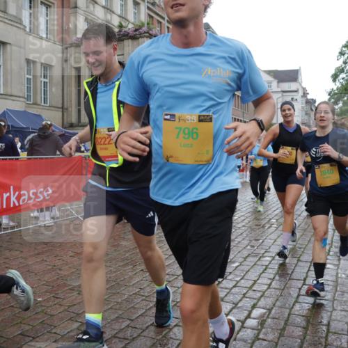 13.09.2026 - Kiel Lauf Yannick Fuchs http://msf.ph/oto/10422017 13.09.2026 10:55:19 Ziel 185, 313, 428, 1841, 1851, 2330, 2331, 2738, 3379, 3429, 3645, 3903, 4403, 4678, 4898, 5104, 5485, 5834, 6490, 6800, 6991, 7118, 7450, 7566, 8791, 8845, 9131, 9858, 10061, 10354, 10571, 10936, 11325, 11358, 11751, 12610, 396, 454, 459, 575, 796, 1063, 1232, 1459, 1619, 1659, 1815, 1940, 1973, 2198, 2339, 2357, 2548, 2554, 2747, 2813, 3084, 3162, 3511, 3699, 3950, 4369, 4370, 4625, 4652, 4665, 4772, 4902, 5104, 5645, 6193, 6498, 6501, 6583, 7722, 8121, 34, 396 meine-sportfotos.de