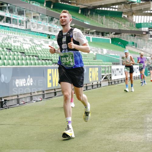 13.09.2026 - 21. swb-Marathon Bremen Michael Burmester http://msf.ph/oto/10422064 13.09.2026 12:59:46 Laufen im Stadion 135, 148, 191, 226, 232, 260, 342, 651, 745, 972, 1080, 1166, 1209, 1281, 1368, 1493, 1494, 1516, 1642, 1650, 1861, 1931, 1935, 1963, 2088, 2210, 2289, 2293, 2306, 2322, 2343, 2367, 2425, 2481, 2517, 2570, 2577, 2686, 2700, 2771, 2806, 2807, 2827, 2885, 2899, 2906, 2914, 2953, 2961, 2979, 3015, 3021, 3076, 3098, 3105, 3120, 3124, 3145, 3168, 3190, 3233, 3273, 3354, 3435, 3480, 3516, 3531, 3652, 3729, 3855, 3856, 3861, 3930, 3934, 205 meine-sportfotos.de