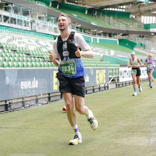 13.09.2026 - 21. swb-Marathon Bremen Michael Burmester http://msf.ph/oto/10422072 13.09.2026 12:59:46 Laufen im Stadion 135, 148, 191, 226, 232, 260, 342, 651, 745, 972, 1080, 1166, 1209, 1281, 1368, 1493, 1494, 1516, 1642, 1650, 1861, 1931, 1935, 1963, 2088, 2210, 2289, 2293, 2306, 2322, 2343, 2367, 2425, 2481, 2517, 2570, 2577, 2686, 2700, 2771, 2806, 2807, 2827, 2885, 2899, 2906, 2914, 2953, 2961, 2979, 3015, 3021, 3076, 3098, 3105, 3120, 3124, 3145, 3168, 3190, 3233, 3273, 3354, 3435, 3480, 3516, 3531, 3652, 3729, 3855, 3856, 3861, 3930, 3934, 205 meine-sportfotos.de
