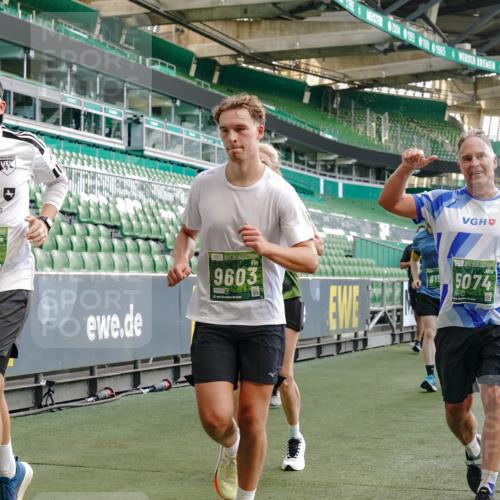 13.09.2026 - 21. swb-Marathon Bremen Michael Burmester http://msf.ph/oto/10422084 13.09.2026 13:22:37 Laufen im Stadion 128, 160, 211, 258, 343, 351, 423, 441, 533, 571, 601, 609, 708, 782, 851, 892, 1060, 1094, 1157, 1158, 1177, 1178, 1259, 1316, 1331, 1344, 1417, 1518, 1657, 1669, 1691, 1729, 1746, 1788, 1883, 2213, 2290, 2433, 2475, 2504, 2526, 2551, 2619, 2632, 2652, 2660, 2685, 2711, 2828, 2954, 2964, 2995, 3022, 3034, 3144, 3225, 3252, 3347, 3351, 3423, 3447, 3505, 3530, 3559, 3682, 3727, 3784, 3819, 4020, 4054, 4231, 4406, 4407, 4431, 4467, 4584, 1506 meine-sportfotos.de