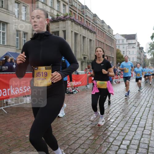13.09.2026 - Kiel Lauf Yannick Fuchs http://msf.ph/oto/10422089 13.09.2026 10:55:25 Ziel 34, 313, 428, 1841, 2330, 2331, 3379, 3645, 5485, 5544, 5572, 5903, 6800, 6880, 7148, 7966, 8765, 8772, 9858, 10597, 10722, 10936, 11751, 11946, 12610, 185, 454, 575, 1232, 1459, 1815, 1851, 1973, 2198, 2339, 2357, 2548, 2554, 2738, 2747, 2813, 3084, 3429, 3699, 3903, 4369, 4370, 4403, 4625, 4652, 4665, 4678, 4898, 4902, 5104, 5645, 5834, 6193, 6490, 6498, 6501, 6583, 6991, 7118, 7450, 7566, 7722, 8121, 8791, 396, 1619 meine-sportfotos.de