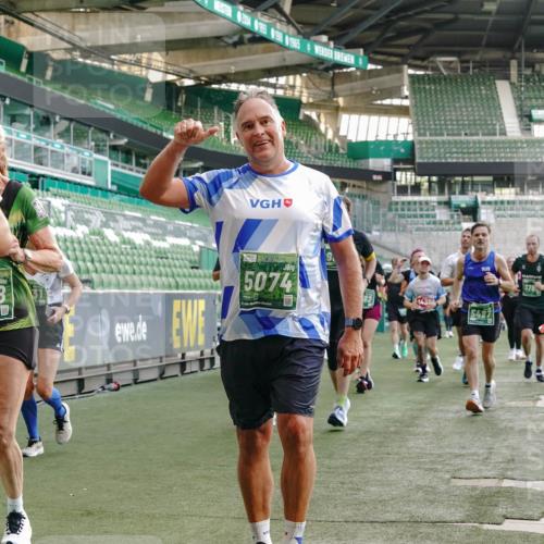 13.09.2026 - 21. swb-Marathon Bremen Michael Burmester http://msf.ph/oto/10422102 13.09.2026 13:22:37 Laufen im Stadion 128, 160, 211, 258, 343, 351, 423, 441, 533, 571, 601, 609, 708, 782, 851, 892, 1060, 1094, 1157, 1158, 1177, 1178, 1259, 1316, 1331, 1344, 1417, 1518, 1657, 1669, 1691, 1729, 1746, 1788, 1883, 2213, 2290, 2433, 2475, 2504, 2526, 2551, 2619, 2632, 2652, 2660, 2685, 2711, 2828, 2954, 2964, 2995, 3022, 3034, 3144, 3225, 3252, 3347, 3351, 3423, 3447, 3505, 3530, 3559, 3682, 3727, 3784, 3819, 4020, 4054, 4231, 4406, 4407, 4431, 4467, 4584, 1506 meine-sportfotos.de