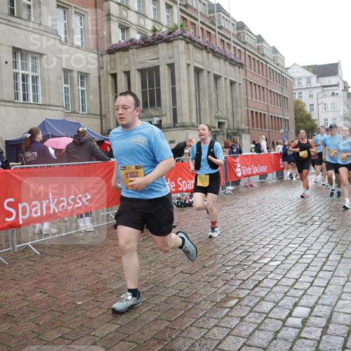 13.09.2026 - Kiel Lauf Yannick Fuchs http://msf.ph/oto/10422118 13.09.2026 10:55:28 Ziel 34, 313, 428, 1841, 2330, 2331, 3105, 3379, 4519, 5485, 5544, 5572, 5822, 5903, 6800, 6880, 7148, 7568, 7966, 8765, 8772, 9014, 9858, 10597, 10722, 10936, 11751, 11946, 12500, 12610, 185, 454, 575, 1232, 1459, 1815, 1851, 1973, 2198, 2339, 2357, 2548, 2554, 2738, 2813, 3084, 3429, 3645, 3699, 3903, 4369, 4370, 4403, 4625, 4652, 4665, 4678, 4898, 4902, 5104, 5645, 5834, 6193, 6490, 6498, 6501, 6583, 6800, 6991, 7118, 7450, 7566, 7722, 8121, 8791, 396, 1619 meine-sportfotos.de