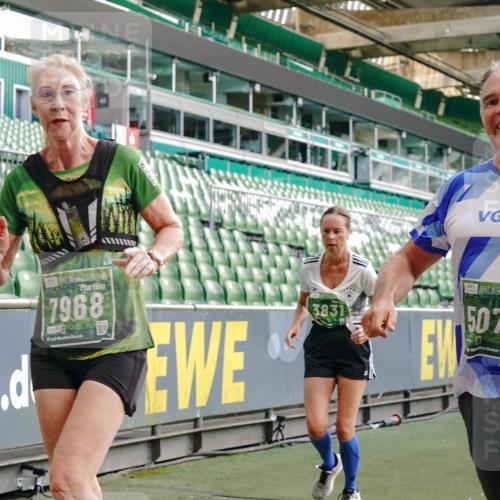 13.09.2026 - 21. swb-Marathon Bremen Michael Burmester http://msf.ph/oto/10422145 13.09.2026 13:22:38 Laufen im Stadion 128, 160, 211, 258, 343, 351, 423, 441, 533, 571, 601, 609, 708, 782, 851, 892, 1060, 1094, 1157, 1177, 1178, 1259, 1316, 1331, 1344, 1417, 1518, 1657, 1669, 1691, 1729, 1746, 1788, 1883, 2213, 2290, 2433, 2475, 2504, 2526, 2551, 2619, 2632, 2652, 2660, 2685, 2711, 2828, 2954, 2964, 2995, 3022, 3034, 3144, 3225, 3252, 3347, 3351, 3423, 3447, 3505, 3530, 3559, 3682, 3727, 3784, 3819, 4020, 4054, 4231, 4406, 4407, 4431, 4466, 4467, 4584, 1506 meine-sportfotos.de