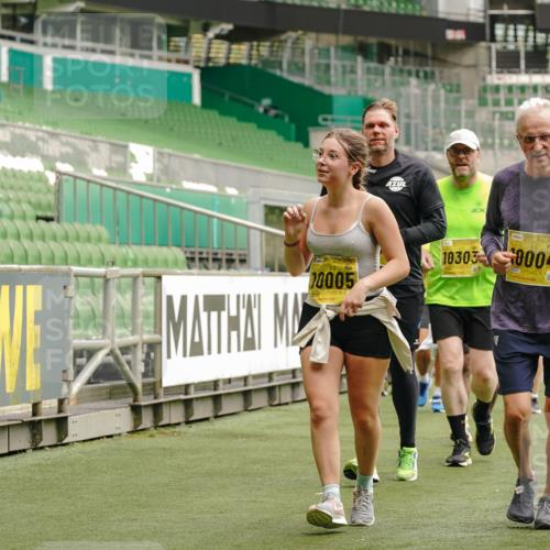 13.09.2026 - 21. swb-Marathon Bremen Michael Burmester http://msf.ph/oto/10422153 13.09.2026 10:45:33 Laufen im Stadion 10137, 10176, 10191, 10192, 10194, 10202, 10242, 10295, 10344, 10430, 10472, 10524, 10568, 10600, 10629, 10651, 10679, 10713, 10979, 10999, 11050, 11081, 11181, 11200, 11233, 11244, 11307, 11309, 11367, 11385, 11408, 11495, 11574, 11629, 11709, 11760, 11808, 11821, 11932, 11943, 12057, 12089, 12151, 12153, 12177, 12178, 12211, 12224, 12226, 12285, 12311, 12321, 12334, 12374, 12462, 12539, 10148, 10303, 10330, 10361, 10362 meine-sportfotos.de