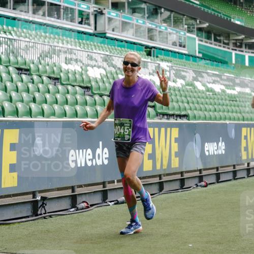 13.09.2026 - 21. swb-Marathon Bremen Michael Burmester http://msf.ph/oto/10422186 13.09.2026 12:59:50 Laufen im Stadion 135, 148, 191, 226, 232, 260, 342, 651, 745, 972, 1080, 1166, 1209, 1368, 1493, 1494, 1516, 1650, 1861, 1931, 1935, 1963, 2088, 2210, 2289, 2293, 2306, 2322, 2367, 2427, 2481, 2517, 2570, 2577, 2686, 2700, 2771, 2806, 2807, 2827, 2885, 2899, 2906, 2914, 2953, 2961, 2979, 3015, 3021, 3076, 3098, 3105, 3120, 3124, 3145, 3168, 3190, 3233, 3273, 3354, 3435, 3480, 3516, 3531, 3652, 3729, 3774, 3855, 3856, 3861, 3930, 3934, 205 meine-sportfotos.de