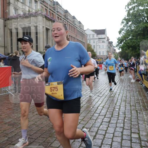 13.09.2026 - Kiel Lauf Yannick Fuchs http://msf.ph/oto/10422190 13.09.2026 10:55:35 Ziel 34, 1885, 2190, 2208, 3105, 3539, 4519, 4594, 5544, 5572, 5822, 5903, 6753, 6880, 6922, 7148, 7568, 7966, 8330, 8346, 8632, 8765, 8772, 9014, 9651, 9653, 10597, 10722, 11621, 11946, 11952, 12500, 185, 313, 428, 575, 1232, 1459, 1815, 1841, 1851, 1973, 2330, 2331, 2339, 2548, 2738, 2813, 3084, 3379, 3429, 3645, 3903, 4403, 4678, 4898, 5104, 5485, 5645, 5834, 6193, 6490, 6498, 6501, 6583, 6800, 6991, 7118, 7450, 7566, 7722, 8121, 8791, 9858, 2548 meine-sportfotos.de