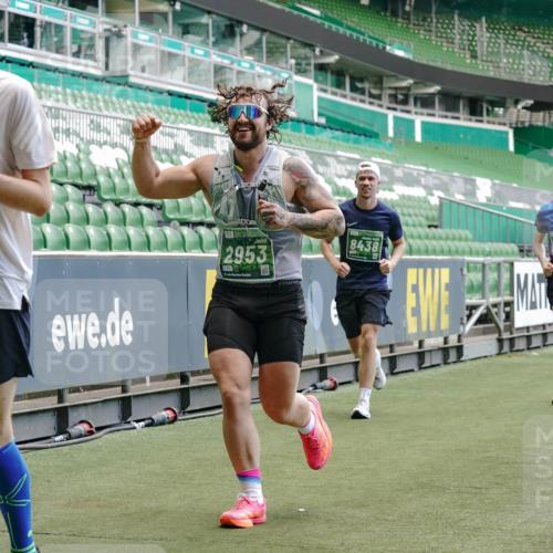 13.09.2026 - 21. swb-Marathon Bremen Michael Burmester http://msf.ph/oto/10422219 13.09.2026 12:59:53 Laufen im Stadion 135, 148, 191, 226, 232, 260, 342, 651, 745, 972, 1080, 1166, 1209, 1368, 1493, 1494, 1516, 1650, 1861, 1935, 1963, 2088, 2210, 2289, 2293, 2306, 2322, 2367, 2427, 2481, 2517, 2570, 2577, 2686, 2700, 2708, 2771, 2806, 2807, 2827, 2885, 2899, 2906, 2914, 2953, 2961, 2979, 3015, 3021, 3076, 3098, 3105, 3120, 3124, 3145, 3168, 3173, 3190, 3233, 3273, 3354, 3435, 3480, 3516, 3531, 3652, 3729, 3774, 3855, 3856, 3861, 3930, 3934 meine-sportfotos.de