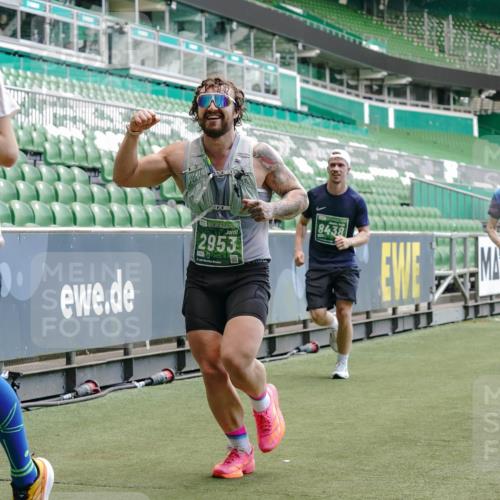 13.09.2026 - 21. swb-Marathon Bremen Michael Burmester http://msf.ph/oto/10422226 13.09.2026 12:59:53 Laufen im Stadion 135, 148, 191, 226, 232, 260, 342, 651, 745, 972, 1080, 1166, 1209, 1368, 1493, 1494, 1516, 1650, 1861, 1935, 1963, 2088, 2210, 2289, 2293, 2306, 2322, 2367, 2427, 2481, 2517, 2570, 2577, 2686, 2700, 2708, 2771, 2806, 2807, 2827, 2885, 2899, 2906, 2914, 2953, 2961, 2979, 3015, 3021, 3076, 3098, 3105, 3120, 3124, 3145, 3168, 3173, 3190, 3233, 3273, 3354, 3435, 3480, 3516, 3531, 3652, 3729, 3774, 3855, 3856, 3861, 3930, 3934 meine-sportfotos.de