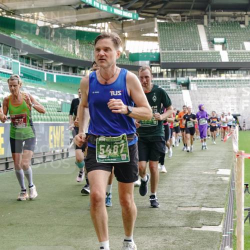 13.09.2026 - 21. swb-Marathon Bremen Michael Burmester http://msf.ph/oto/10422241 13.09.2026 13:22:42 Laufen im Stadion 128, 160, 211, 258, 343, 351, 423, 441, 533, 571, 601, 609, 708, 782, 851, 892, 1060, 1094, 1157, 1177, 1178, 1259, 1316, 1331, 1344, 1417, 1518, 1657, 1669, 1691, 1729, 1746, 1788, 1883, 2213, 2290, 2433, 2475, 2504, 2526, 2551, 2619, 2632, 2652, 2660, 2685, 2711, 2828, 2954, 2964, 2995, 3022, 3034, 3225, 3252, 3347, 3351, 3423, 3447, 3505, 3530, 3559, 3682, 3727, 3770, 3784, 3819, 4020, 4054, 4231, 4406, 4407, 4431, 4466, 4467, 4584, 1506 meine-sportfotos.de