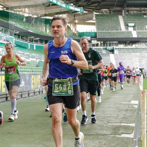 13.09.2026 - 21. swb-Marathon Bremen Michael Burmester http://msf.ph/oto/10422248 13.09.2026 13:22:42 Laufen im Stadion 128, 160, 211, 258, 343, 351, 423, 441, 533, 571, 601, 609, 708, 782, 851, 892, 1060, 1094, 1157, 1177, 1178, 1259, 1316, 1331, 1344, 1417, 1518, 1657, 1669, 1691, 1729, 1746, 1788, 1883, 2213, 2290, 2433, 2475, 2504, 2526, 2551, 2619, 2632, 2652, 2660, 2685, 2711, 2828, 2954, 2964, 2995, 3022, 3034, 3225, 3252, 3347, 3351, 3423, 3447, 3505, 3530, 3559, 3682, 3727, 3770, 3784, 3819, 4020, 4054, 4231, 4406, 4407, 4431, 4466, 4467, 4584, 1506 meine-sportfotos.de