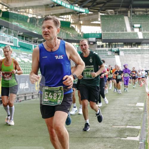 13.09.2026 - 21. swb-Marathon Bremen Michael Burmester http://msf.ph/oto/10422265 13.09.2026 13:22:42 Laufen im Stadion 128, 160, 211, 258, 343, 351, 423, 441, 533, 571, 601, 609, 708, 782, 851, 892, 1060, 1094, 1157, 1177, 1178, 1259, 1316, 1331, 1344, 1417, 1518, 1657, 1669, 1691, 1729, 1746, 1788, 1883, 2213, 2290, 2433, 2475, 2504, 2526, 2551, 2619, 2632, 2652, 2660, 2685, 2711, 2828, 2954, 2964, 2995, 3022, 3034, 3225, 3252, 3347, 3351, 3423, 3447, 3505, 3530, 3559, 3682, 3727, 3770, 3784, 3819, 4020, 4054, 4231, 4406, 4407, 4431, 4466, 4467, 4584, 1506 meine-sportfotos.de