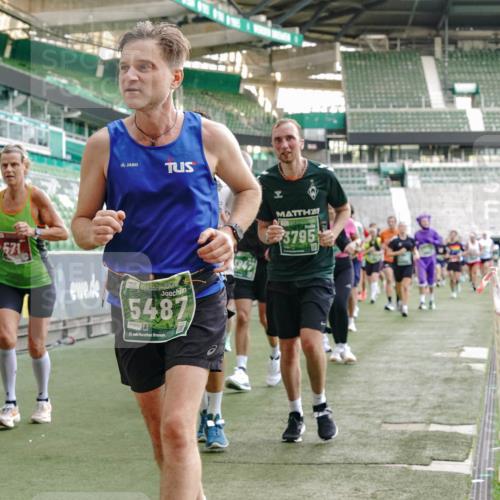 13.09.2026 - 21. swb-Marathon Bremen Michael Burmester http://msf.ph/oto/10422274 13.09.2026 13:22:42 Laufen im Stadion 128, 160, 211, 258, 343, 351, 423, 441, 533, 571, 601, 609, 708, 782, 851, 892, 1060, 1094, 1157, 1177, 1178, 1259, 1316, 1331, 1344, 1417, 1518, 1657, 1669, 1691, 1729, 1746, 1788, 1883, 2213, 2290, 2433, 2475, 2504, 2526, 2551, 2619, 2632, 2652, 2660, 2685, 2711, 2828, 2954, 2964, 2995, 3022, 3034, 3225, 3252, 3347, 3351, 3423, 3447, 3505, 3530, 3559, 3682, 3727, 3770, 3784, 3819, 4020, 4054, 4231, 4406, 4407, 4431, 4466, 4467, 4584, 1506 meine-sportfotos.de