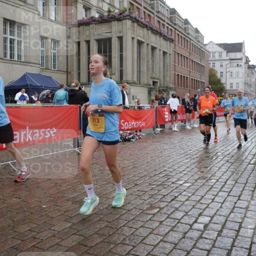 13.09.2026 - Kiel Lauf Yannick Fuchs http://msf.ph/oto/10422321 13.09.2026 10:55:54 Ziel 280, 566, 1264, 1673, 2264, 2589, 2798, 4556, 4747, 5034, 5279, 5553, 5752, 5772, 6572, 7707, 7851, 7988, 8722, 8733, 8813, 9069, 11196, 12327, 12499, 12579, 34, 313, 428, 1673, 1841, 1885, 1929, 2190, 2208, 2330, 2331, 3105, 3297, 3379, 3539, 4519, 4594, 5485, 5544, 5572, 5822, 5903, 6753, 6880, 6922, 7148, 7568, 7966, 8330, 8346, 8631, 8632, 8722, 8765, 8772, 9014, 9651, 9653, 9858, 10597, 10722, 11036, 11621, 11946, 11952, 12500, 574, 778, 7483, 7118, 7566, 8845 meine-sportfotos.de