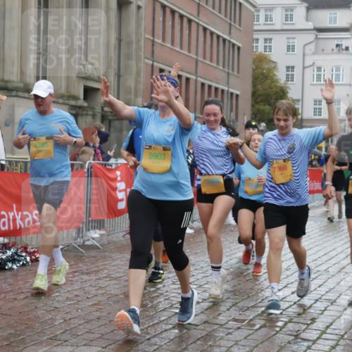 13.09.2026 - Kiel Lauf Yannick Fuchs http://msf.ph/oto/10422341 13.09.2026 10:55:59 Ziel 350, 429, 712, 774, 775, 2264, 2564, 2798, 4556, 5279, 5553, 5752, 5772, 6572, 7707, 7851, 7995, 8073, 8158, 8733, 8813, 8910, 9069, 12316, 12579, 34, 280, 566, 1264, 1673, 1841, 1885, 1929, 2190, 2208, 2589, 3105, 3297, 3539, 4519, 4594, 4747, 5034, 5544, 5572, 5822, 5903, 6753, 6880, 6922, 7148, 7568, 7966, 7988, 8330, 8346, 8631, 8632, 8722, 8765, 8772, 9014, 9651, 9653, 10597, 10722, 11036, 11196, 11621, 11946, 11952, 12327, 12499, 12500, 574, 778, 7483 meine-sportfotos.de
