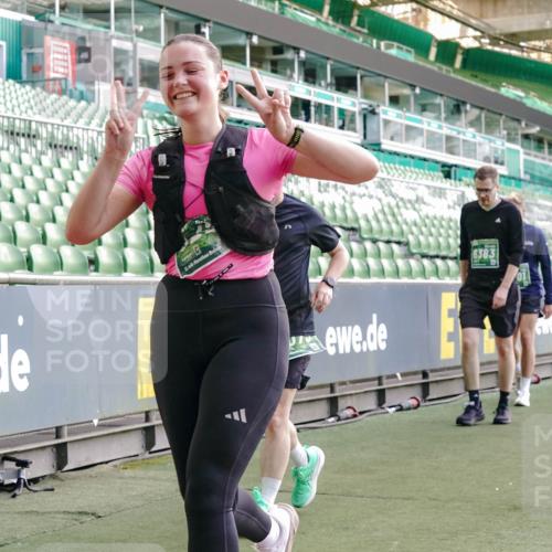 13.09.2026 - 21. swb-Marathon Bremen Michael Burmester http://msf.ph/oto/10422395 13.09.2026 13:22:46 Laufen im Stadion 128, 160, 211, 258, 343, 351, 423, 434, 441, 533, 571, 601, 609, 708, 851, 892, 1060, 1094, 1157, 1177, 1178, 1259, 1331, 1344, 1417, 1518, 1657, 1669, 1691, 1729, 1746, 1788, 1883, 2213, 2290, 2433, 2475, 2504, 2526, 2551, 2619, 2632, 2652, 2660, 2685, 2711, 2828, 2954, 2964, 2995, 3022, 3034, 3225, 3252, 3292, 3347, 3351, 3423, 3447, 3505, 3530, 3559, 3682, 3727, 3770, 3784, 3819, 4020, 4054, 4231, 4406, 4407, 4431, 4466, 4467, 4584, 1506 meine-sportfotos.de