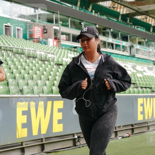 13.09.2026 - 21. swb-Marathon Bremen Michael Burmester http://msf.ph/oto/10422485 13.09.2026 10:45:48 Laufen im Stadion 10137, 10176, 10191, 10192, 10194, 10202, 10242, 10344, 10430, 10472, 10524, 10535, 10568, 10600, 10651, 10679, 10713, 10979, 11050, 11081, 11181, 11200, 11244, 11296, 11309, 11367, 11385, 11457, 11495, 11529, 11530, 11546, 11574, 11629, 11675, 11709, 11760, 11808, 11821, 11932, 11943, 12057, 12089, 12151, 12153, 12177, 12178, 12211, 12224, 12226, 12285, 12311, 12316, 12317, 12321, 12334, 12374, 12422, 12462, 12539, 10002, 10148, 10303, 10330, 10361, 10362 meine-sportfotos.de