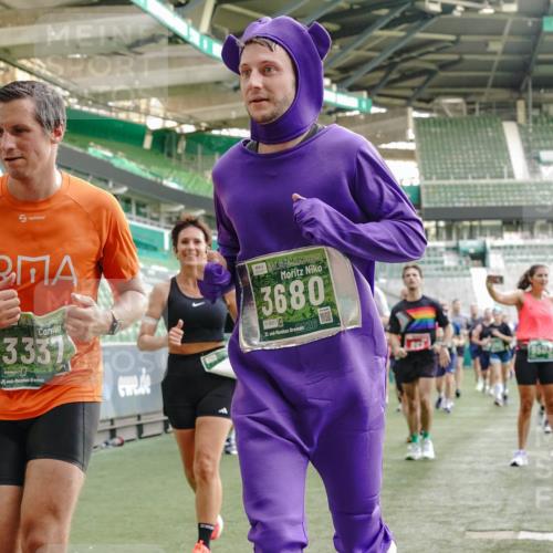 13.09.2026 - 21. swb-Marathon Bremen Michael Burmester http://msf.ph/oto/10422549 13.09.2026 13:22:52 Laufen im Stadion 128, 160, 211, 258, 343, 351, 434, 441, 533, 571, 601, 609, 708, 851, 892, 1060, 1094, 1157, 1178, 1259, 1331, 1344, 1417, 1518, 1657, 1669, 1691, 1729, 1746, 1788, 1883, 2213, 2290, 2433, 2475, 2504, 2526, 2619, 2632, 2652, 2660, 2685, 2711, 2828, 2936, 2964, 2968, 2995, 3022, 3034, 3225, 3252, 3282, 3292, 3347, 3351, 3395, 3423, 3447, 3505, 3530, 3559, 3682, 3727, 3770, 3784, 3819, 4020, 4054, 4231, 4406, 4407, 4431, 4466, 4467, 4584, 1506 meine-sportfotos.de