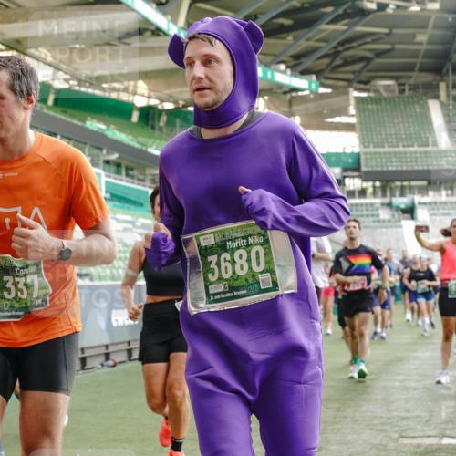 13.09.2026 - 21. swb-Marathon Bremen Michael Burmester http://msf.ph/oto/10422557 13.09.2026 13:22:52 Laufen im Stadion 128, 160, 211, 258, 343, 351, 434, 441, 533, 571, 601, 609, 708, 851, 892, 1060, 1094, 1157, 1178, 1259, 1331, 1344, 1417, 1518, 1657, 1669, 1691, 1729, 1746, 1788, 1883, 2213, 2290, 2433, 2475, 2504, 2526, 2619, 2632, 2652, 2660, 2685, 2711, 2828, 2936, 2964, 2968, 2995, 3022, 3034, 3225, 3252, 3282, 3292, 3347, 3351, 3395, 3423, 3447, 3505, 3530, 3559, 3682, 3727, 3770, 3784, 3819, 4020, 4054, 4231, 4406, 4407, 4431, 4466, 4467, 4584, 1506 meine-sportfotos.de