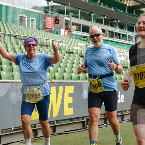 13.09.2026 - 21. swb-Marathon Bremen Michael Burmester http://msf.ph/oto/10422608 13.09.2026 10:45:53 Laufen im Stadion 10137, 10161, 10191, 10192, 10194, 10202, 10242, 10344, 10430, 10472, 10524, 10535, 10568, 10600, 10651, 10679, 10713, 10895, 10970, 10979, 11050, 11081, 11181, 11200, 11244, 11296, 11309, 11367, 11457, 11495, 11529, 11530, 11546, 11574, 11629, 11675, 11709, 11760, 11808, 11821, 11932, 12057, 12089, 12151, 12153, 12177, 12178, 12211, 12224, 12226, 12285, 12311, 12316, 12317, 12321, 12374, 12422, 12462, 12539, 10002, 10148, 10303, 10330, 10361, 10362 meine-sportfotos.de