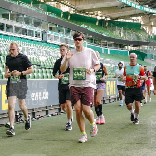 13.09.2026 - 21. swb-Marathon Bremen Michael Burmester http://msf.ph/oto/10422648 13.09.2026 13:22:56 Laufen im Stadion 128, 160, 211, 258, 343, 351, 434, 441, 533, 571, 601, 609, 708, 851, 892, 1060, 1094, 1157, 1178, 1259, 1331, 1344, 1417, 1518, 1657, 1669, 1691, 1729, 1746, 1788, 1883, 2213, 2290, 2433, 2445, 2475, 2495, 2504, 2526, 2619, 2632, 2652, 2660, 2685, 2711, 2768, 2936, 2964, 2968, 2995, 3022, 3034, 3225, 3252, 3282, 3292, 3347, 3351, 3395, 3423, 3447, 3505, 3530, 3559, 3682, 3727, 3770, 3784, 3819, 4020, 4054, 4231, 4406, 4407, 4431, 4466, 4467, 4584, 1506 meine-sportfotos.de