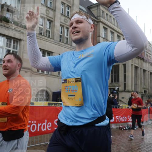 13.09.2026 - Kiel Lauf Yannick Fuchs http://msf.ph/oto/10422653 13.09.2026 10:56:26 Ziel 248, 476, 929, 1504, 1557, 1618, 1666, 2075, 2454, 2674, 2880, 3061, 4180, 4440, 4806, 5067, 5682, 5683, 6067, 6530, 6882, 6884, 8989, 8997, 9674, 10264, 10509, 10659, 12669, 12762, 350, 429, 574, 712, 774, 775, 778, 1208, 2564, 2798, 2829, 3267, 3541, 4556, 5009, 5279, 5553, 5682, 5683, 5772, 6572, 6605, 7292, 7483, 7707, 7851, 7995, 8054, 8073, 8158, 8733, 8813, 8910, 9069, 9210, 10421, 10433, 10570, 10750, 10774, 10795, 12316, 12579, 452, 1139 meine-sportfotos.de