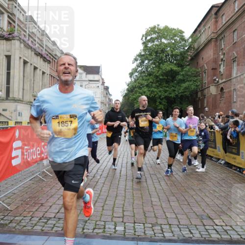 13.09.2026 - Kiel Lauf Yannick Fuchs http://msf.ph/oto/10422662 13.09.2026 09:43:34 Ziel 40, 401, 1049, 1833, 1857, 4171, 7773, 7857, 7905, 8770, 8834, 10189, 10300, 10460, 11246, 12101, 12164, 12575, 255, 623, 1040, 1508, 3041, 3850, 4256, 5530, 5929, 6377, 7099, 7532, 8066, 8808, 9354, 9933, 10047, 10118, 11753, 12259, 654, 4522, 5171, 5857, 5964, 7510, 7948, 9323, 9814, 9934, 10641, 10931, 12376, 1040, 1213, 3849, 3850, 5530, 7874, 8191, 9629, 11753 meine-sportfotos.de