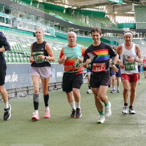 13.09.2026 - 21. swb-Marathon Bremen Michael Burmester http://msf.ph/oto/10422686 13.09.2026 13:22:57 Laufen im Stadion 128, 160, 211, 258, 343, 351, 434, 441, 533, 571, 609, 708, 851, 892, 1060, 1157, 1178, 1259, 1331, 1344, 1417, 1518, 1657, 1669, 1691, 1729, 1746, 1788, 1883, 2213, 2290, 2433, 2445, 2475, 2495, 2504, 2526, 2619, 2632, 2652, 2660, 2685, 2711, 2768, 2936, 2964, 2968, 2995, 3022, 3034, 3225, 3252, 3282, 3292, 3347, 3351, 3395, 3423, 3447, 3505, 3530, 3559, 3682, 3727, 3770, 3784, 3819, 4020, 4054, 4231, 4406, 4407, 4431, 4466, 4467, 4584, 1506 meine-sportfotos.de