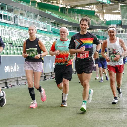 13.09.2026 - 21. swb-Marathon Bremen Michael Burmester http://msf.ph/oto/10422702 13.09.2026 13:22:57 Laufen im Stadion 128, 160, 211, 258, 343, 351, 434, 441, 533, 571, 609, 708, 851, 892, 1060, 1157, 1178, 1259, 1331, 1344, 1417, 1518, 1657, 1669, 1691, 1729, 1746, 1788, 1883, 2213, 2290, 2433, 2445, 2475, 2495, 2504, 2526, 2619, 2632, 2652, 2660, 2685, 2711, 2768, 2936, 2964, 2968, 2995, 3022, 3034, 3225, 3252, 3282, 3292, 3347, 3351, 3395, 3423, 3447, 3505, 3530, 3559, 3682, 3727, 3770, 3784, 3819, 4020, 4054, 4231, 4406, 4407, 4431, 4466, 4467, 4584, 1506 meine-sportfotos.de