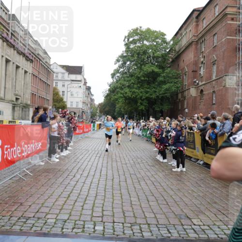 13.09.2026 - Kiel Lauf Yannick Fuchs http://msf.ph/oto/10422706 13.09.2026 09:43:37 Ziel 40, 401, 1049, 1833, 1857, 4171, 5964, 7773, 7905, 8770, 8834, 9323, 9934, 10189, 10300, 10460, 11246, 12101, 12164, 12575, 255, 623, 1508, 3041, 4256, 5929, 6377, 7099, 7532, 7857, 8066, 8808, 9354, 9933, 10047, 10118, 11753, 12259, 654, 4522, 5171, 5857, 7510, 7948, 9814, 10641, 10931, 12376, 1040, 1213, 3850, 5530, 8191, 9354, 11753 meine-sportfotos.de