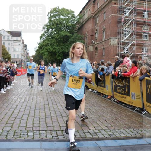 13.09.2026 - Kiel Lauf Yannick Fuchs http://msf.ph/oto/10422756 13.09.2026 09:43:40 Ziel 40, 1049, 1833, 1857, 4171, 5964, 7773, 7905, 8770, 8834, 9323, 9934, 10460, 11246, 12101, 12164, 255, 401, 623, 1508, 3041, 4256, 5929, 6377, 7099, 7532, 7857, 8066, 8808, 9354, 9933, 10047, 10118, 10189, 10300, 12259, 12575, 654, 4522, 5026, 5171, 5857, 7510, 7948, 9814, 10641, 10931, 12376, 1040, 3041, 3850, 5530, 9354, 11753, 12259 meine-sportfotos.de