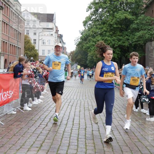 13.09.2026 - Kiel Lauf Yannick Fuchs http://msf.ph/oto/10422765 13.09.2026 09:43:41 Ziel 40, 1049, 1833, 1857, 4171, 5964, 7773, 7905, 8770, 8834, 9323, 9934, 10460, 11246, 12101, 12164, 40, 255, 401, 623, 1508, 1857, 3041, 4256, 5929, 6377, 7099, 7532, 7857, 8066, 8808, 9933, 10047, 10118, 10189, 10300, 12259, 12575, 654, 4522, 5026, 5171, 5857, 7510, 7948, 9814, 10641, 10931, 12376, 1040, 3041, 3850, 5530, 9354, 11753, 12259 meine-sportfotos.de