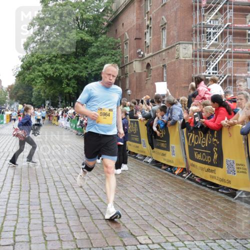 13.09.2026 - Kiel Lauf Yannick Fuchs http://msf.ph/oto/10422795 13.09.2026 09:43:44 Ziel 654, 1833, 4522, 5964, 9323, 9934, 10460, 12164, 40, 255, 401, 623, 1049, 1508, 1857, 4171, 4256, 5929, 6377, 7099, 7532, 7773, 7857, 7905, 8066, 8770, 8808, 8834, 9933, 10047, 10118, 10189, 10300, 11246, 12101, 12575, 4283, 5026, 5171, 5857, 6550, 7510, 7948, 8300, 9814, 10641, 10931, 11653, 11655, 12098, 12376, 3041, 9354, 9933, 10047, 10118, 11753, 12259 meine-sportfotos.de