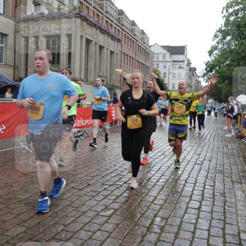 13.09.2026 - Kiel Lauf Yannick Fuchs http://msf.ph/oto/10422801 13.09.2026 10:56:41 Ziel 452, 1115, 1139, 1157, 1302, 1504, 1557, 1666, 1805, 2526, 2560, 2675, 3000, 3286, 3410, 3413, 3466, 4180, 4209, 4367, 4912, 5593, 6067, 6882, 7209, 7594, 7642, 7912, 8799, 9674, 10621, 11211, 12721, 248, 476, 574, 778, 929, 1208, 1504, 1557, 1618, 1666, 2075, 2454, 2674, 2829, 2880, 3061, 3267, 3541, 4180, 4440, 4806, 5067, 5682, 5683, 6067, 6530, 6605, 6882, 6884, 7292, 7483, 8054, 8989, 8997, 9210, 9674, 10264, 10421, 10433, 10509, 10570, 10659, 10750, 10774, 10795, 502 meine-sportfotos.de