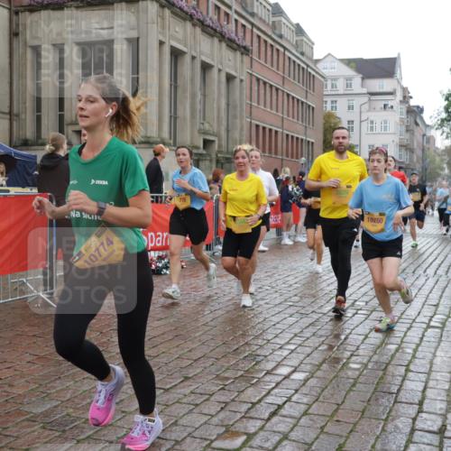 13.09.2026 - Kiel Lauf Yannick Fuchs http://msf.ph/oto/10422829 13.09.2026 10:56:44 Ziel 452, 1115, 1139, 1157, 1302, 1805, 2526, 2560, 2675, 3000, 3413, 3466, 4209, 4367, 4912, 5593, 6723, 7209, 7642, 7912, 8799, 10621, 11211, 12721, 248, 476, 778, 929, 1504, 1557, 1618, 1666, 2075, 2454, 2560, 2674, 2829, 2880, 3000, 3061, 3267, 3286, 3410, 4180, 4440, 4806, 5067, 5593, 5682, 5683, 6067, 6530, 6605, 6882, 6884, 7594, 7642, 8989, 8997, 9210, 9674, 10264, 10421, 10433, 10509, 10570, 10659, 10750, 10774, 502, 1461, 6540, 778, 10750, 10774, 12171 meine-sportfotos.de