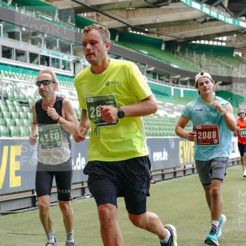 13.09.2026 - 21. swb-Marathon Bremen Michael Burmester http://msf.ph/oto/10422844 13.09.2026 13:00:13 Laufen im Stadion 135, 191, 226, 232, 242, 260, 342, 651, 687, 745, 972, 1080, 1166, 1209, 1368, 1493, 1494, 1516, 1650, 1861, 1935, 1963, 2088, 2210, 2289, 2293, 2306, 2322, 2409, 2427, 2481, 2485, 2490, 2517, 2560, 2570, 2577, 2658, 2686, 2700, 2708, 2781, 2806, 2827, 2885, 2899, 2906, 2914, 2953, 2961, 2967, 2979, 3015, 3021, 3076, 3098, 3105, 3124, 3145, 3168, 3173, 3190, 3233, 3273, 3354, 3385, 3480, 3516, 3524, 3531, 3642, 3652, 3729, 3774, 3855, 3856, 3861, 3930, 3934 meine-sportfotos.de